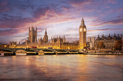 Frau mit Büchern Motiv