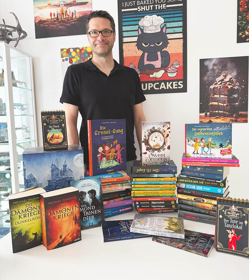 Fantasy-Autor Michael Hamannt mit seinen veröffentlichten Büchern.